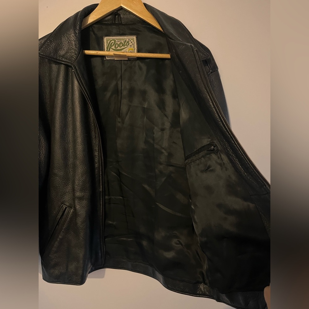 Vintage ROOTS Sporting Goods 100% Leather Jacket - Small Unisex - Picture 5 of 12